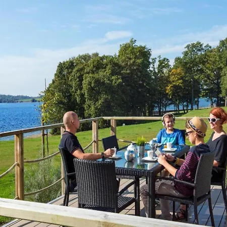 Villa Lakeside With Sauna Boussu-lez-Walcourt