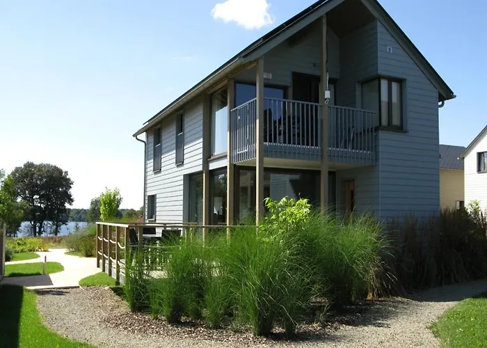 Lakeside With Sauna Villa *