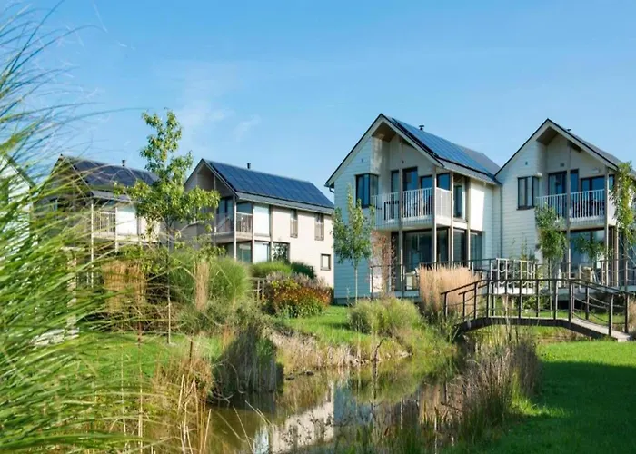 Villa Lakeside With Sauna Boussu-lez-Walcourt