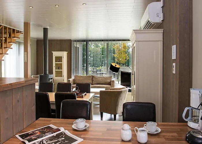 Villa Lakeside With Sauna