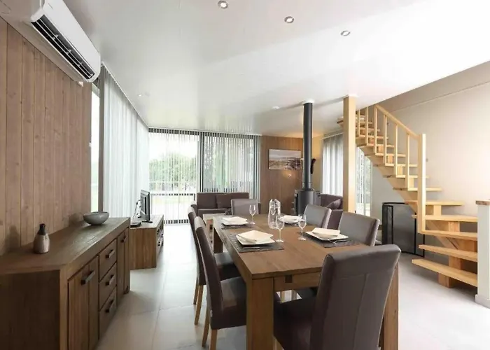 Lakeside With Sauna Villa *