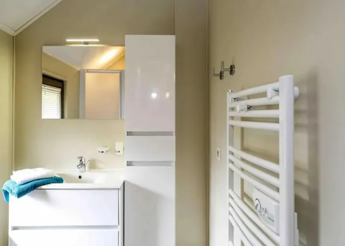 Villa Lakeside With Sauna *